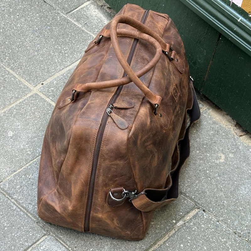 weekendtaske i brun bøffelskind - UR 725 - Leather design - Freja skind