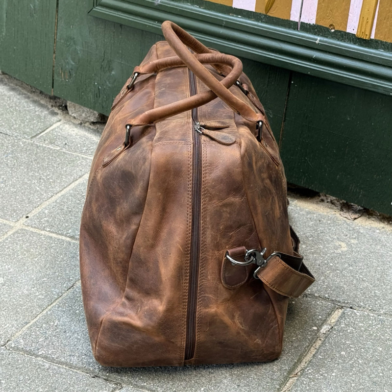weekendtaske i brun bøffelskind - UR 725 - Leather design - Freja skind