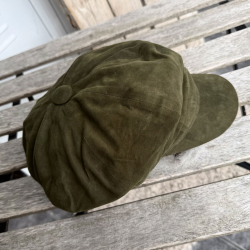 Grøn suede damehat - Freja skind