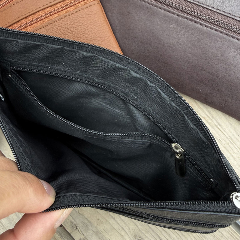 Lovisa clutch med handledsrem - lammskinn - Freja skinn