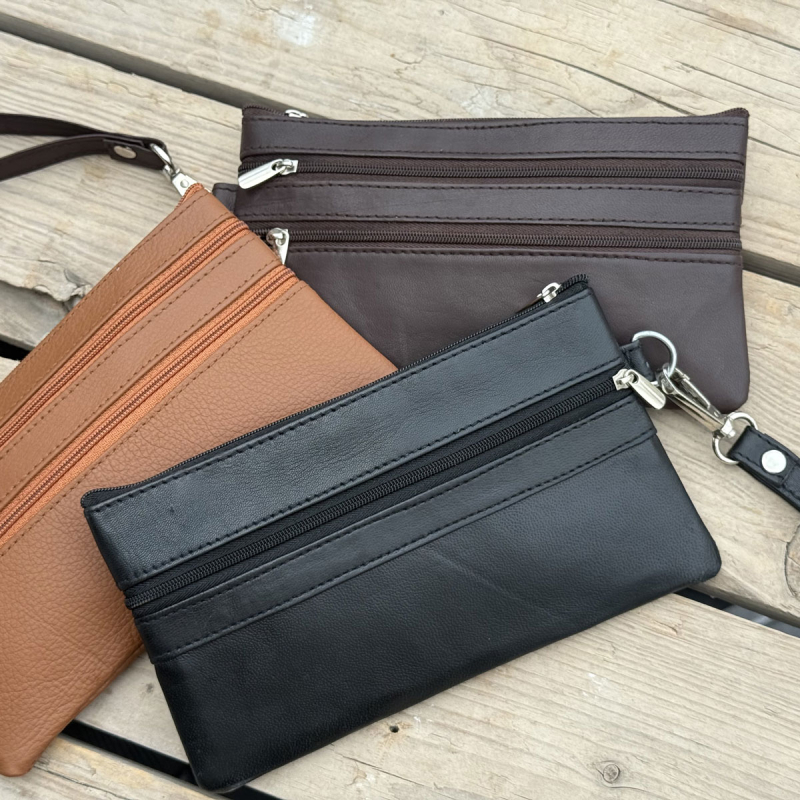 Lovisa clutch med håndledsrem - lammeskind - Freja skind