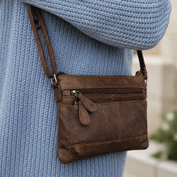 Elvira crossbodyväska i buffelskinn - Läderdesign - Freja skinn