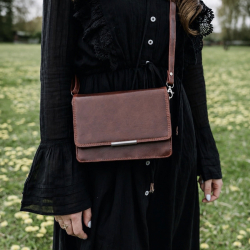 Amara axelväska i mjukt kalvskinn från Leather Design, exklusiv och tidlös