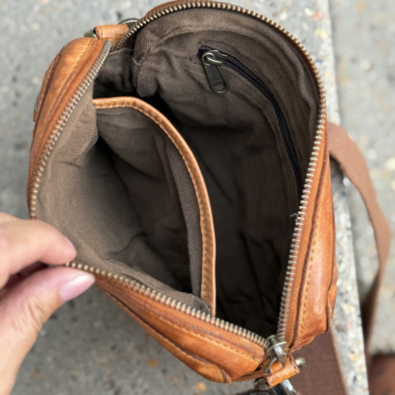 Terry crossbody taske i cognac bøffellæder - Montana - Freja skind