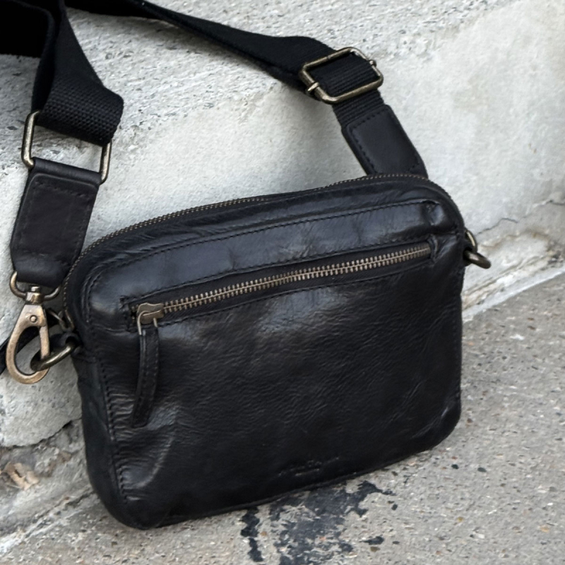 Terry crossbody taske i sort bøffellæder - Montana - Freja skind