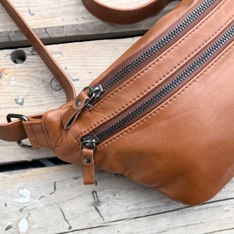 Cognac Sarah bumbag i blød lammeskind - Freja skind