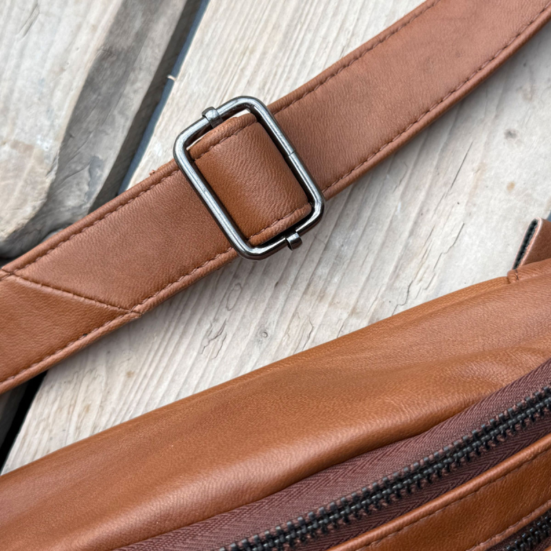 Cognac Sarah bumbag i blød lammeskind - Freja skind