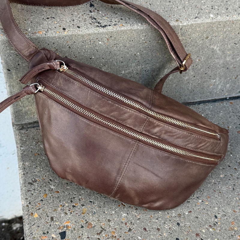 Patineret brun Vivian bumbag fra Orchid - blød gedeskind