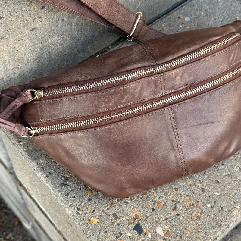 Patineret brun Vivian bumbag fra Orchid - blød gedeskind