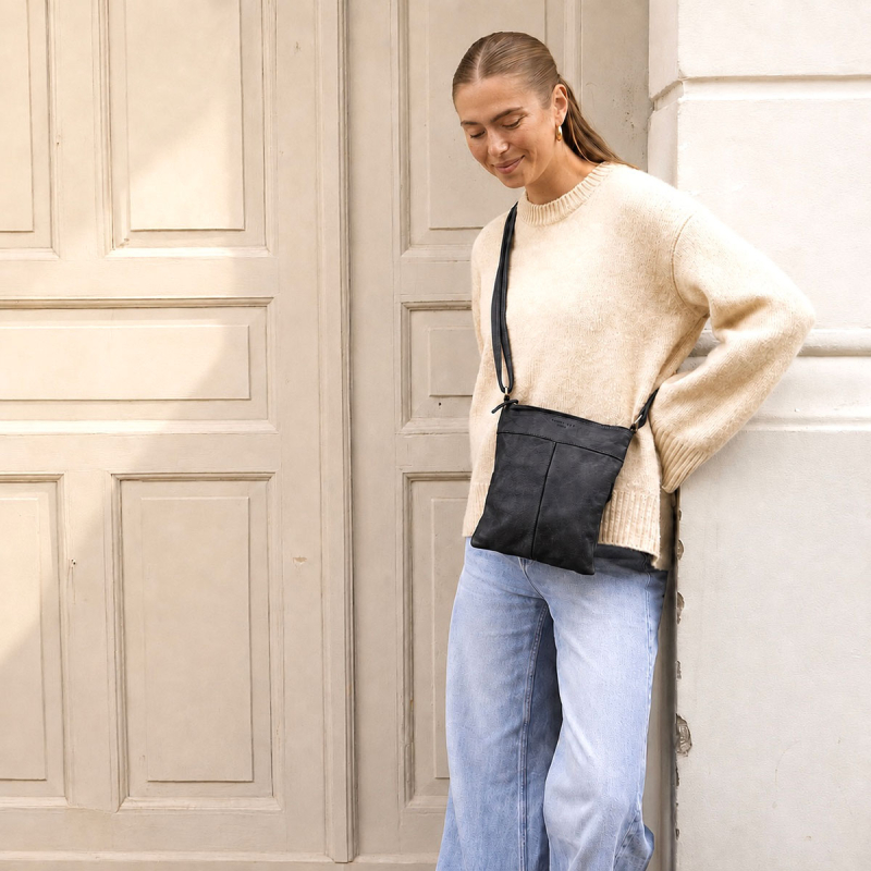 Avon crossbodyväska i mjukt buffelskinn - Montana - Freja skinn