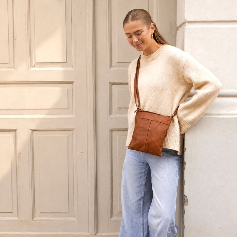 Avon crossbody taske i blød bøffelskind - Montana - Freja skind