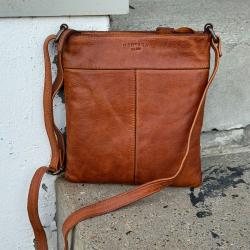 Kopia av Avon crossbody taske i blød sort bøffelskind - Dame - Montana