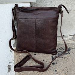 Avon crossbody taske i blød brun bøffelskind - Montana - Freja skind