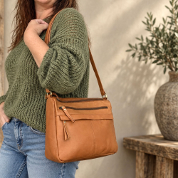 Misha crossbody-väska i mjukt cognac kalvskinn från Treats