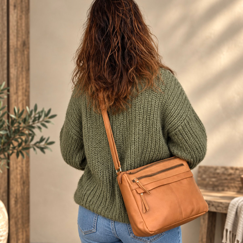 Misha crossbodyväska i mjukt kalvskinn - Treats - Freja skinn