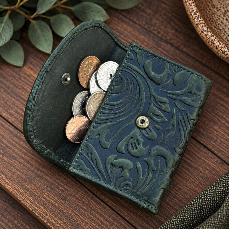 Dam plånbok i grönt blommönstrat läder - Florette från Leather design - Freja skinn