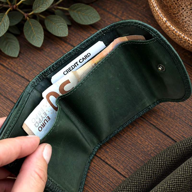 Dam plånbok i grönt blommönstrat läder - Florette från Leather design - Freja skinn