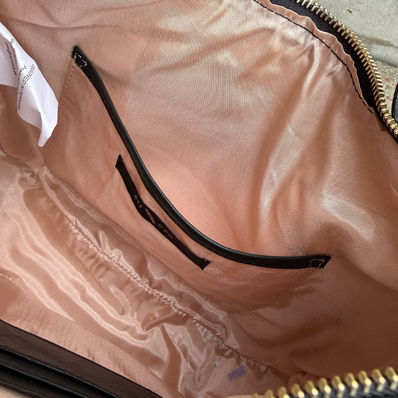 Svart Hobo axelväska i lammskinn - BTF-CPH - Freja skinn