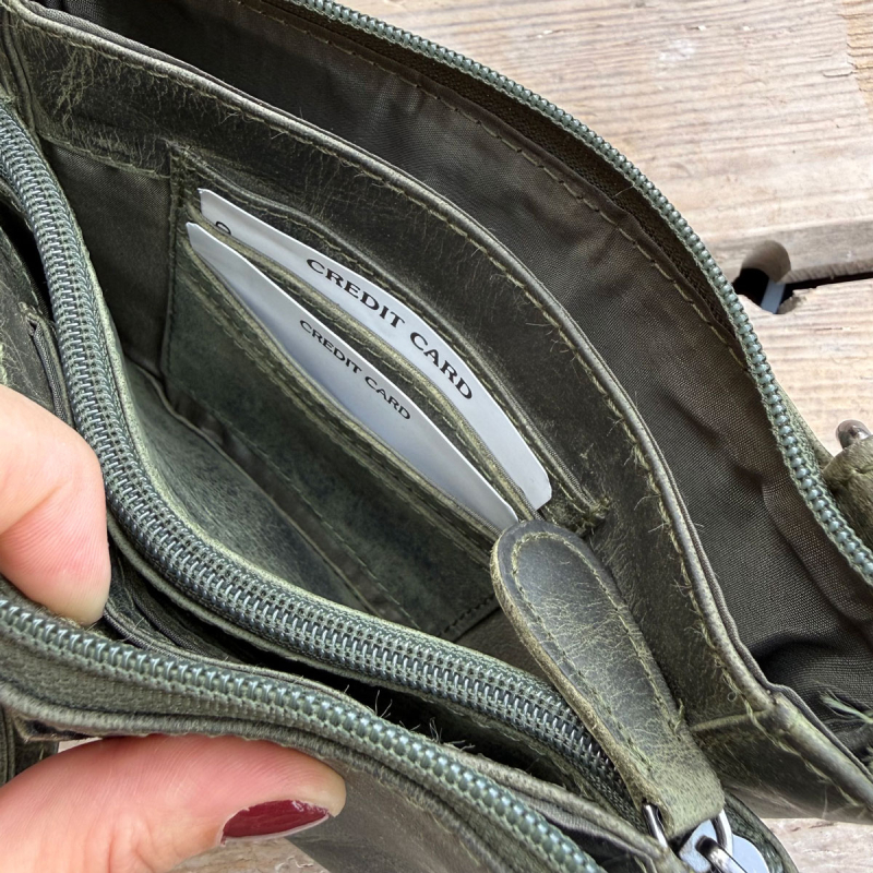 Petra axelväska från Leather design - Grönt läder UR 531 - Freja skinn