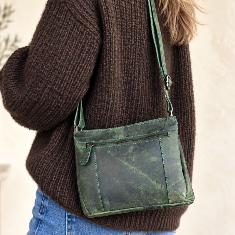 Ronja skindtaske i hunter grøn bøffel - Leather design - Freja skind