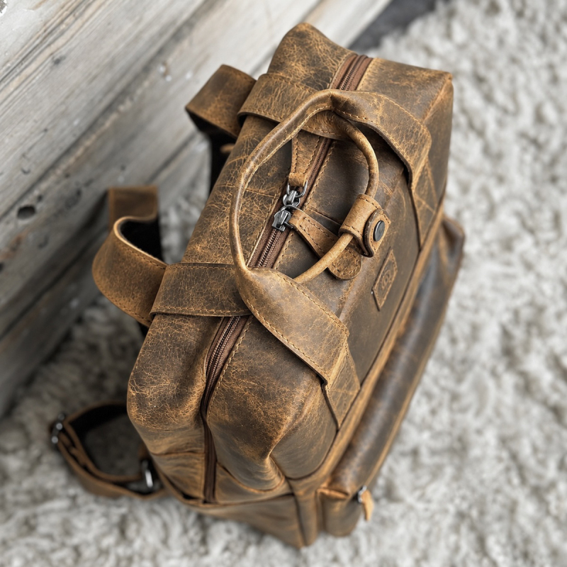 Rotterdam ryggsäck i hunterbrunt buffelläder - UR 1149 - Leather design - Freja skinn