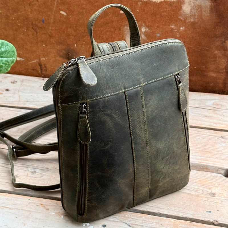Dianna - Liten ryggsäck i grönt buffelskinn - Dam - Leather design