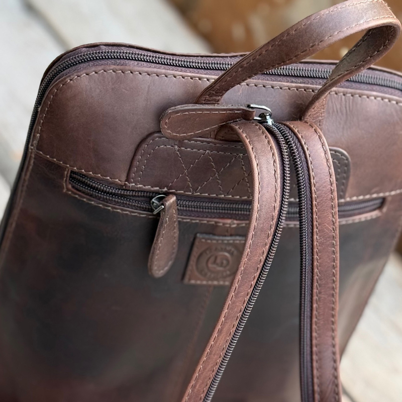 Dianna rygsæk i brun bøffelskind - Leather design - Freja skind