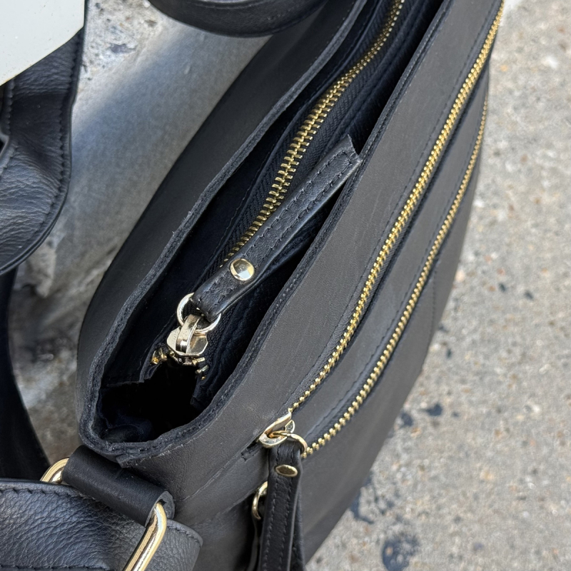Tess crossbodyväska - Mjuk kalvskinn - svart - dam - Treats - Freja skinn