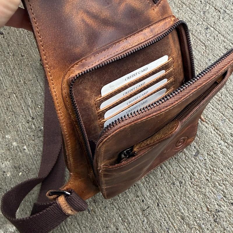 Calgary sleekbag i hunter brun bøffelskind - Leather design - Freja skind