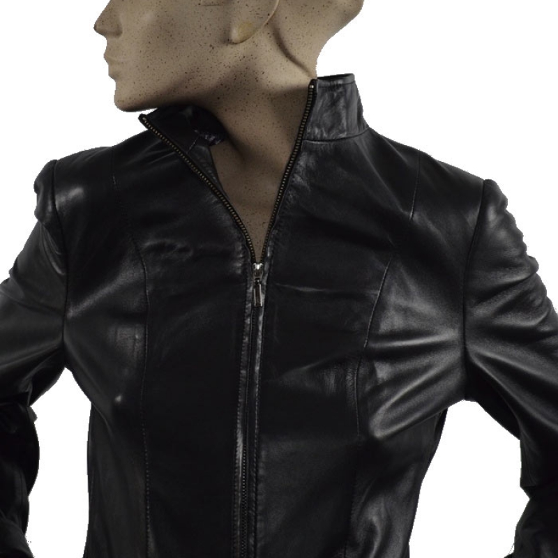 Sort damejakke i bloed lammeskind