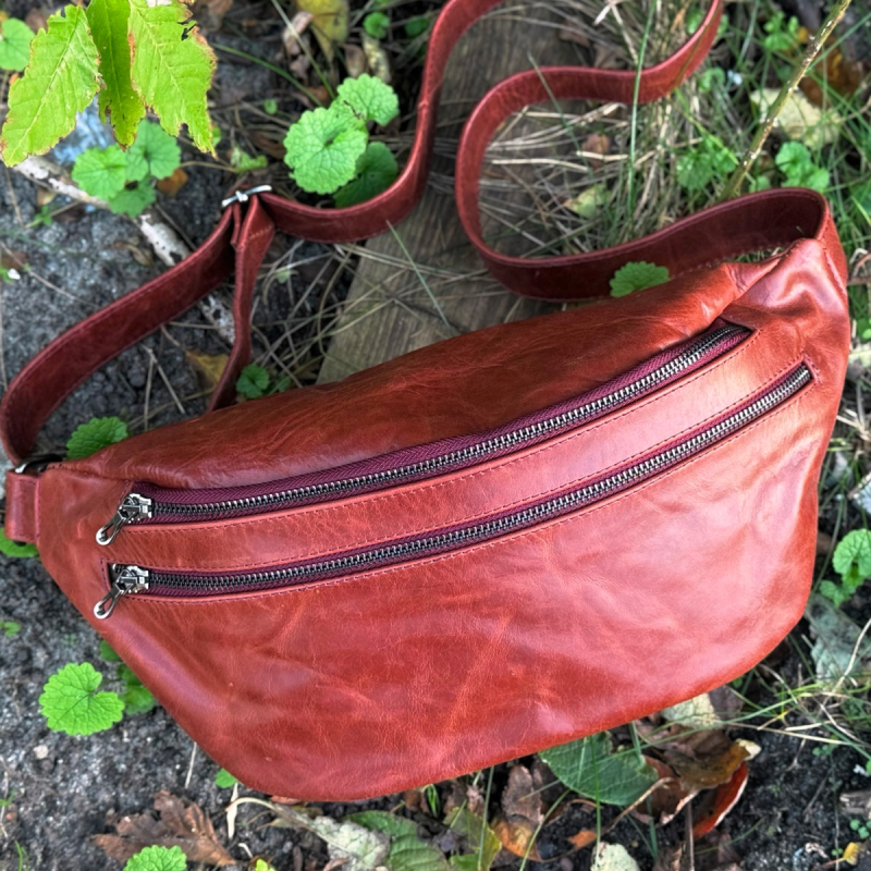 Liv bumbag liggende på jorden
