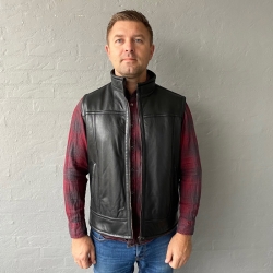 Sort rulamsvest med lynlås og sidelommer - Freja skind