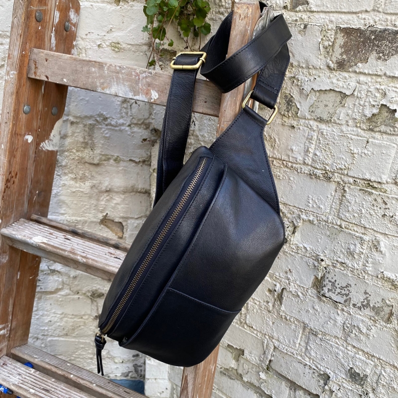 Sort Agnes bumbag fra Treats - 280912